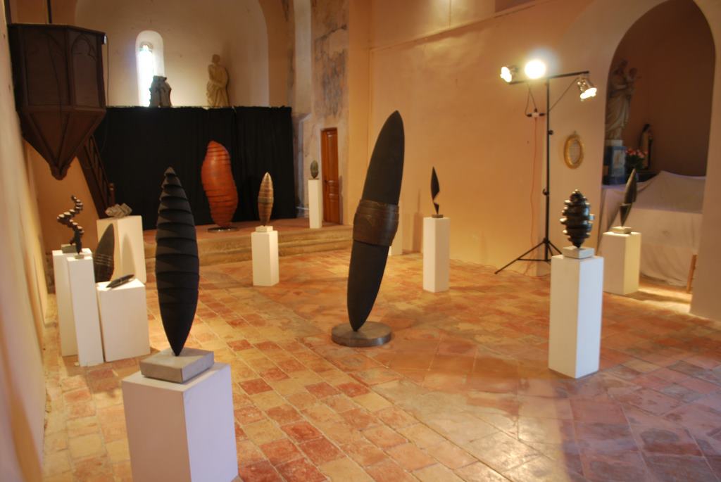 Eglise-de-Serres-Exposition-Artistes-a-suivre-artiste-sculpteur-contemporain-Felix-Valdelievre